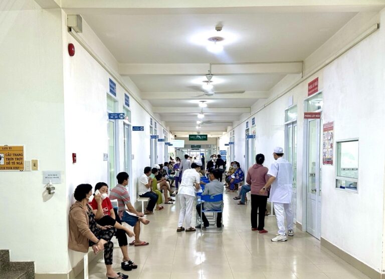 TRIỂN KHAI KHÁM CHỮA BỆNH BẢO HIỂM Y TẾ