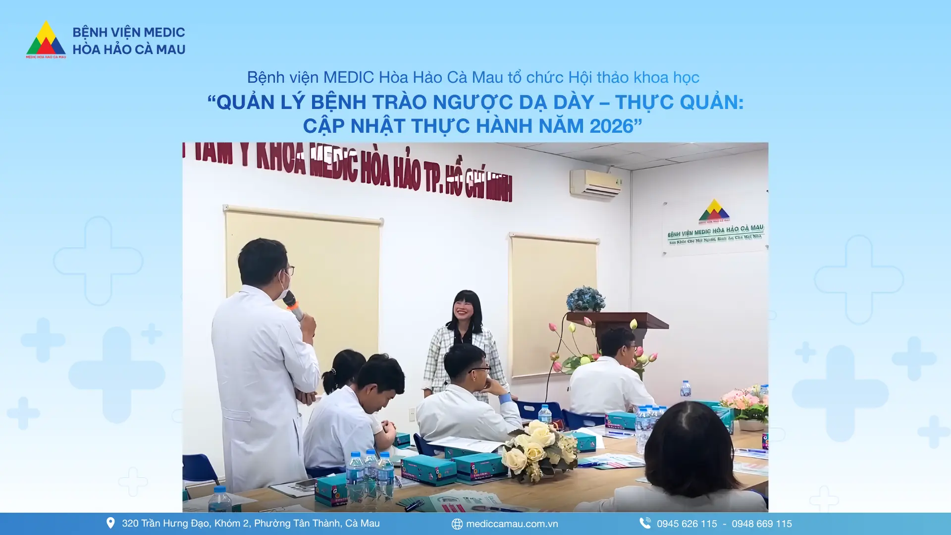 TTƯT.TS.BS. Lê Thị Tuyết Phượng cùng các bác sĩ đang thảo luận về bệnh trào ngược dạ dày - thực quản
